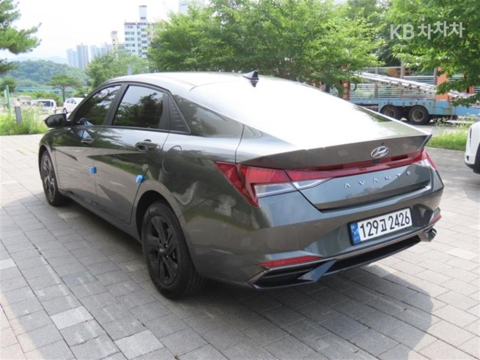 Hyundai Avante — miniaturë 4