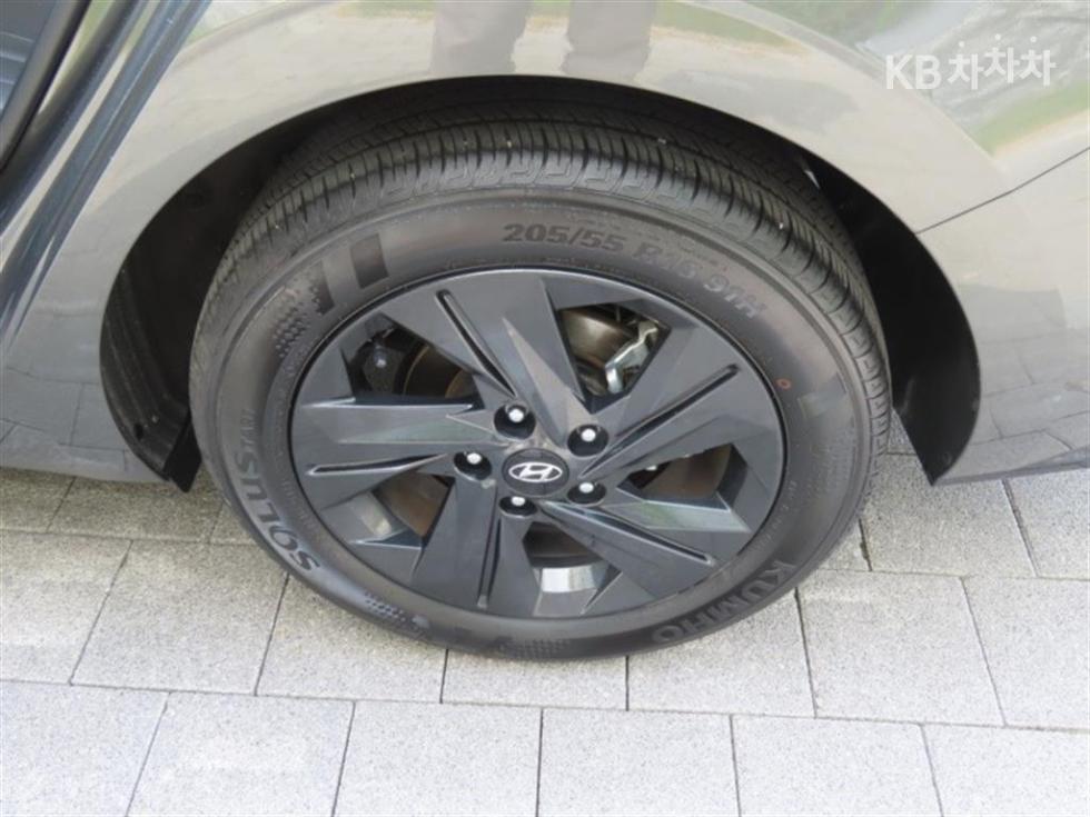 Hyundai Avante — miniaturë 18