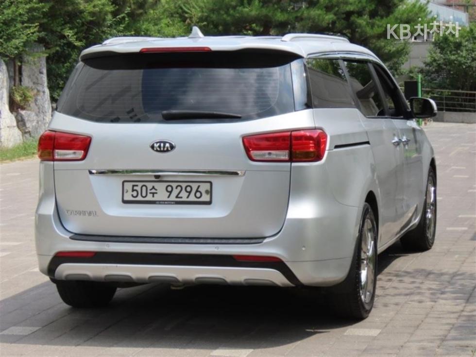 Kia Carnival — miniaturë 3