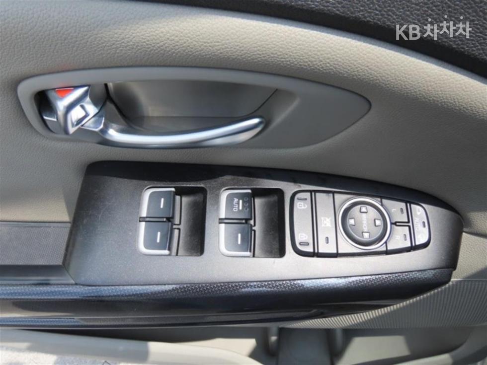 Kia Carnival — miniaturë 12