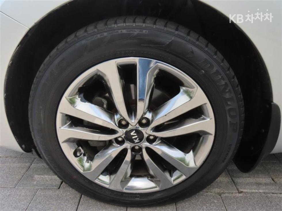 Kia Carnival — miniaturë 17