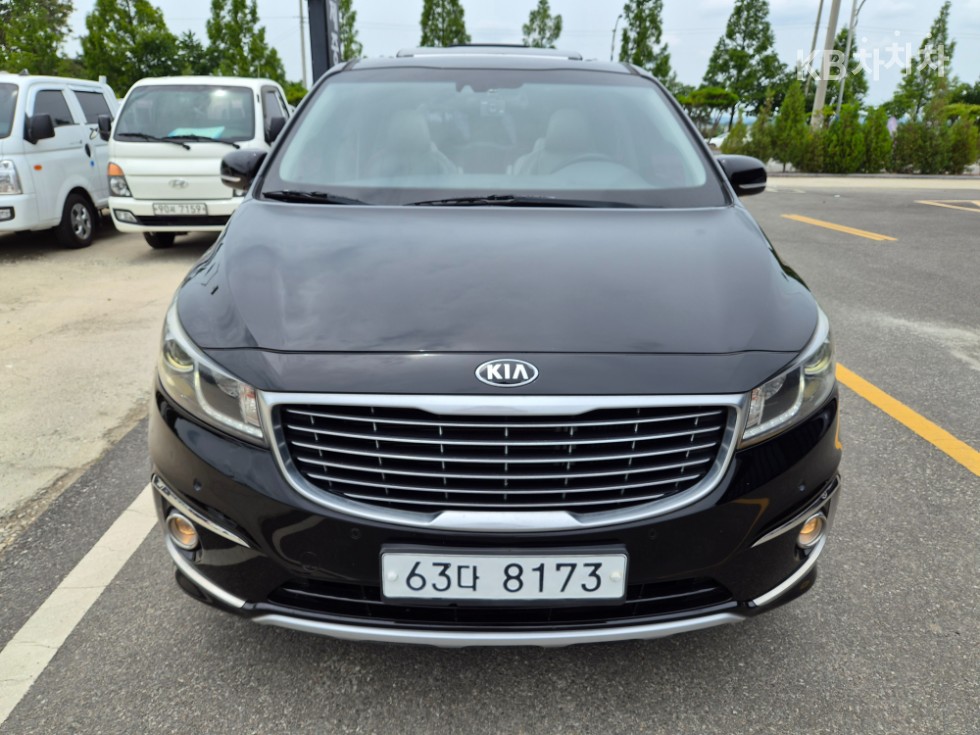 Kia Carnival — miniaturë 2