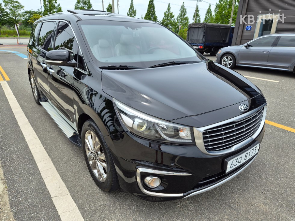 Kia Carnival — miniaturë 3