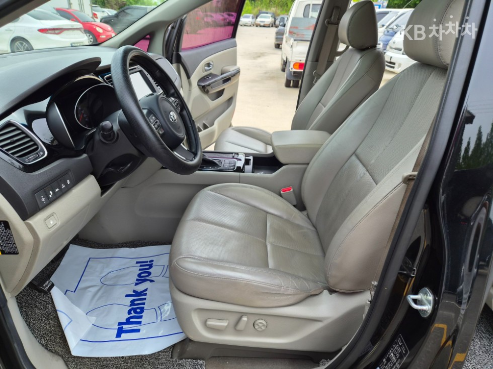 Kia Carnival — miniaturë 14