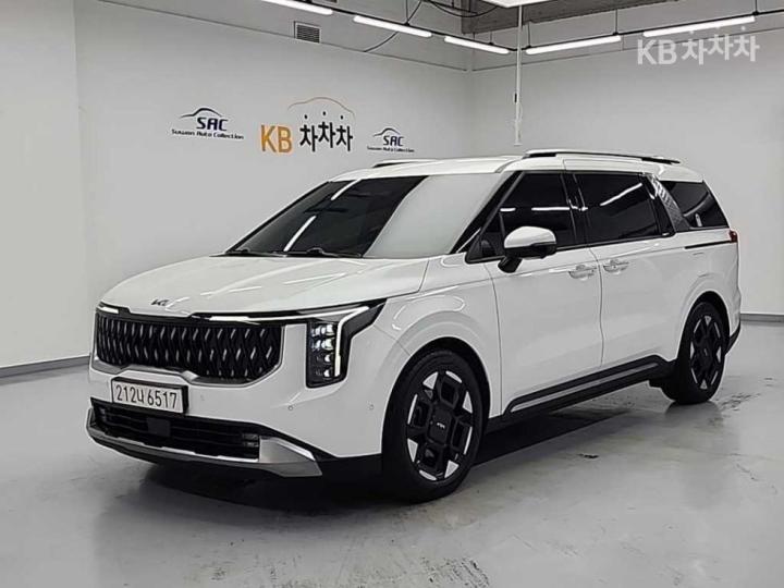 Kia Carnival Gasoline 9-Seater Noblesse — foto 1