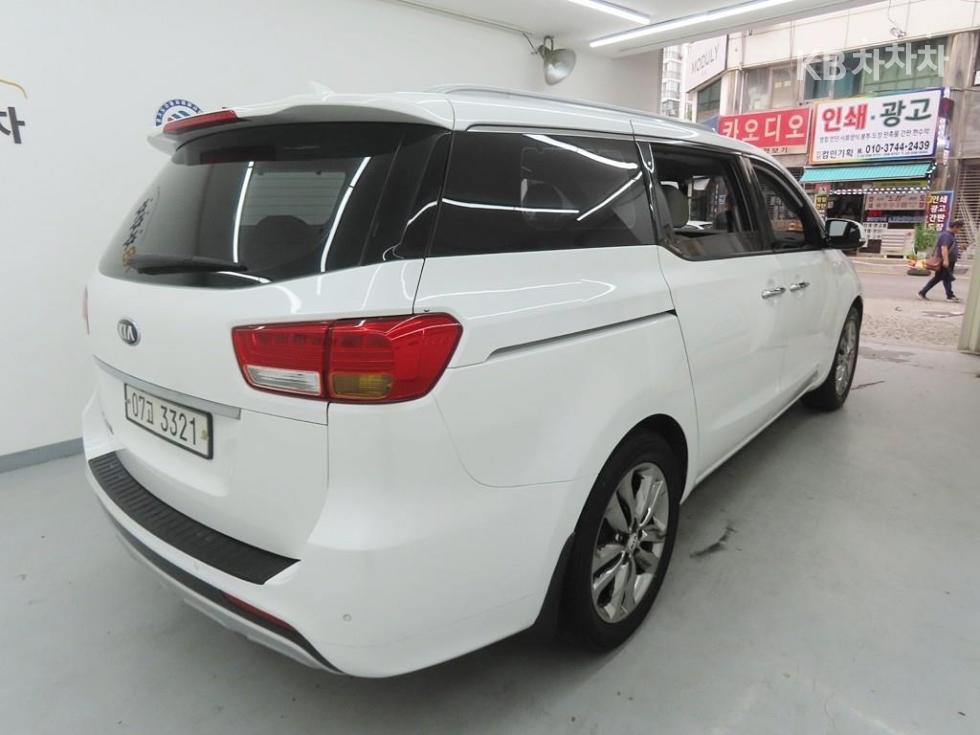 Kia Carnival — miniaturë 3