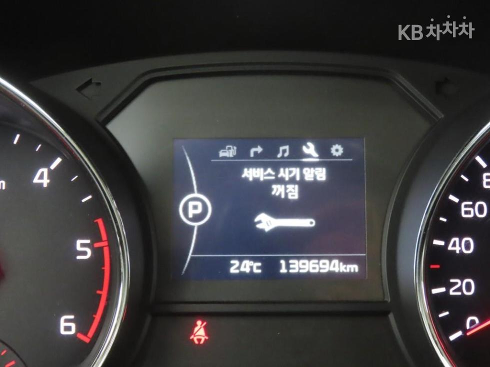 Kia Carnival — miniaturë 8