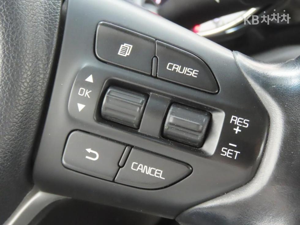 Kia Carnival — miniaturë 18