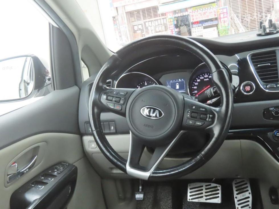 Kia Carnival — miniaturë 19