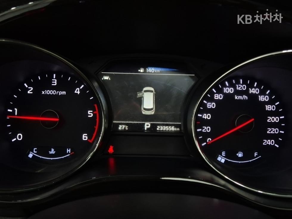 Kia Carnival — miniaturë 6