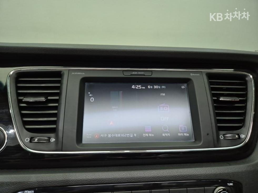 Kia Carnival — miniaturë 14