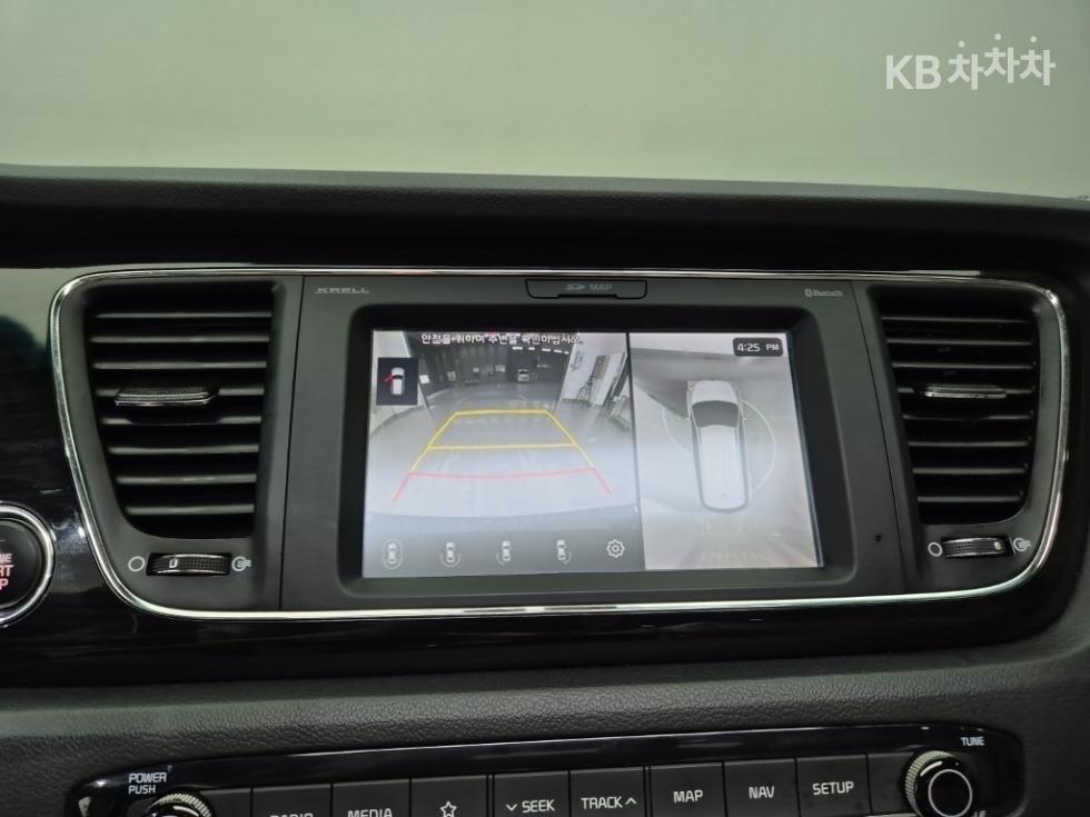 Kia Carnival — miniaturë 15