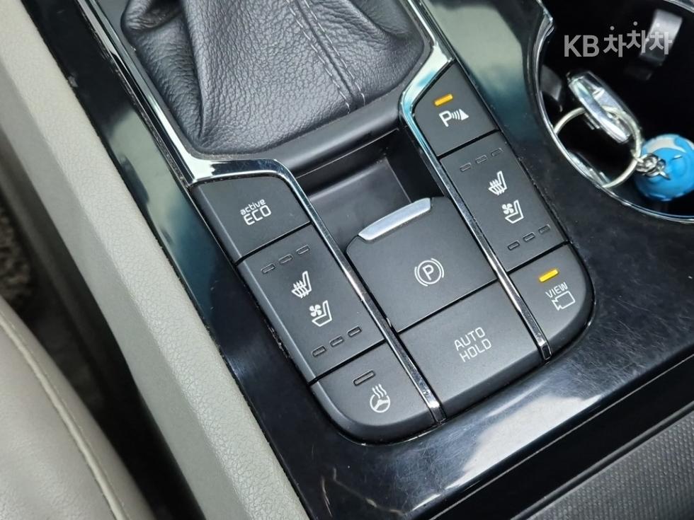 Kia Carnival — miniaturë 18