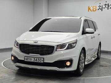 Kia Carnival 9-seater Noblesse — foto 1