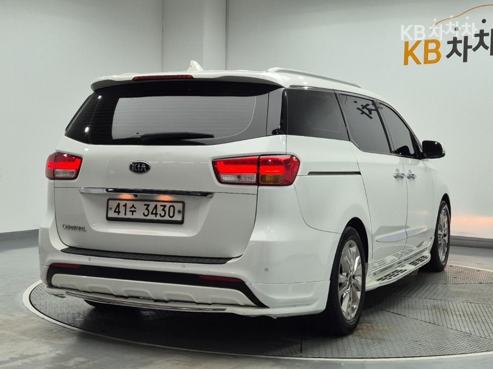 Kia Carnival — miniaturë 3