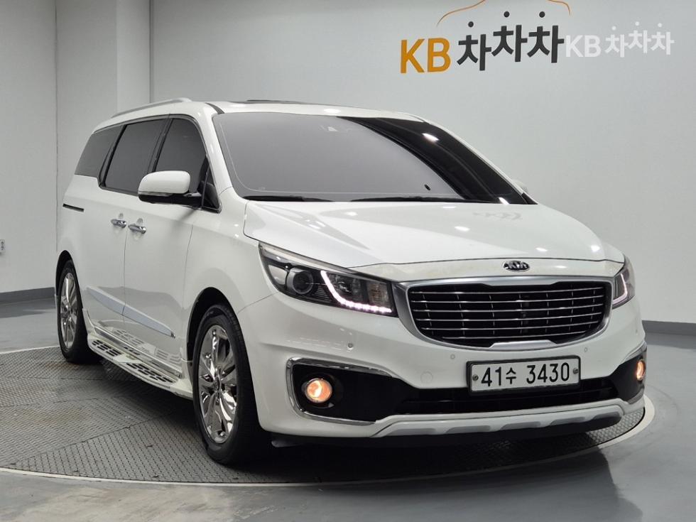 Kia Carnival — miniaturë 4