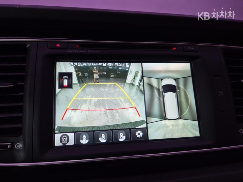 Kia Carnival — miniaturë 15
