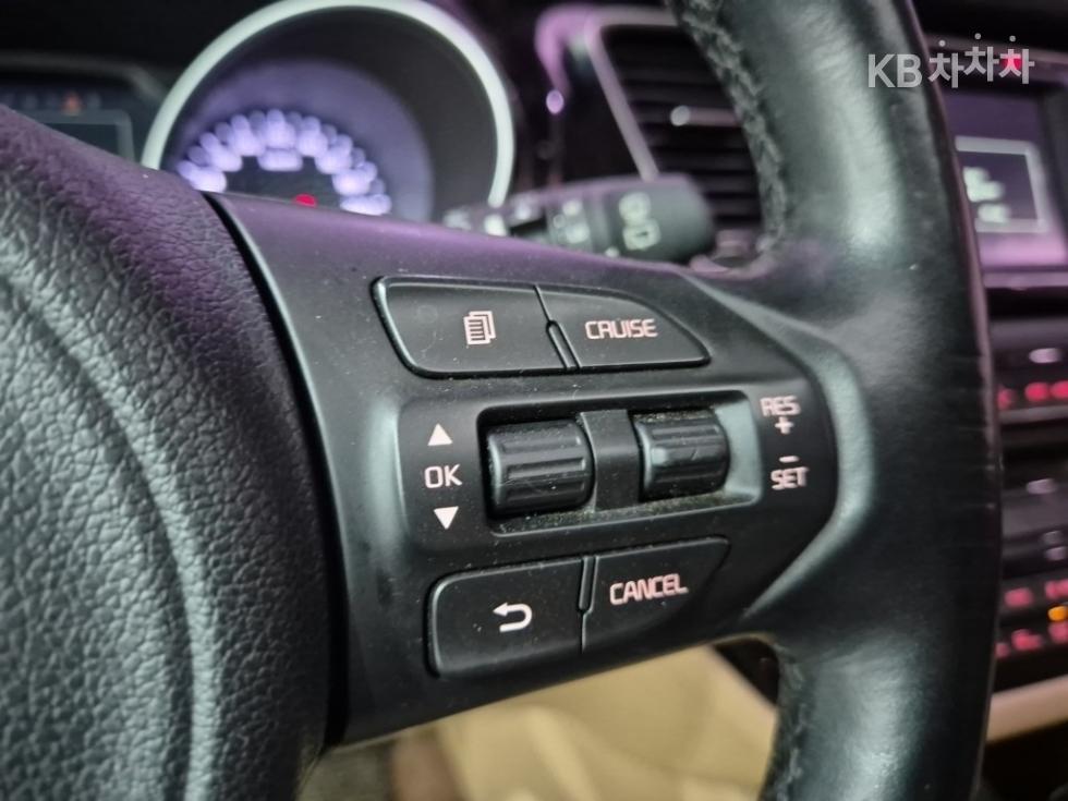 Kia Carnival — miniaturë 16
