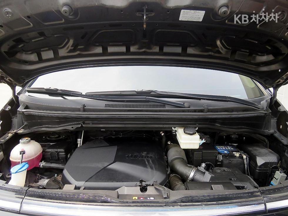 Hyundai Staria — miniaturë 19