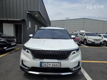 Kia Carnival 7-Seater Signature — foto 1