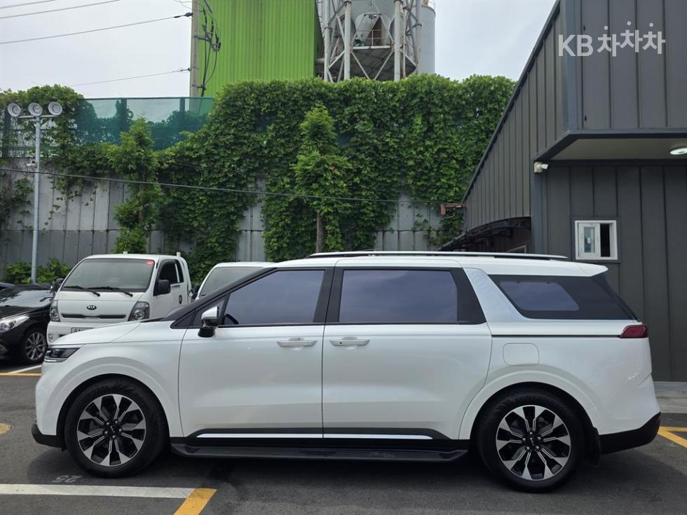 Kia Carnival — miniaturë 3