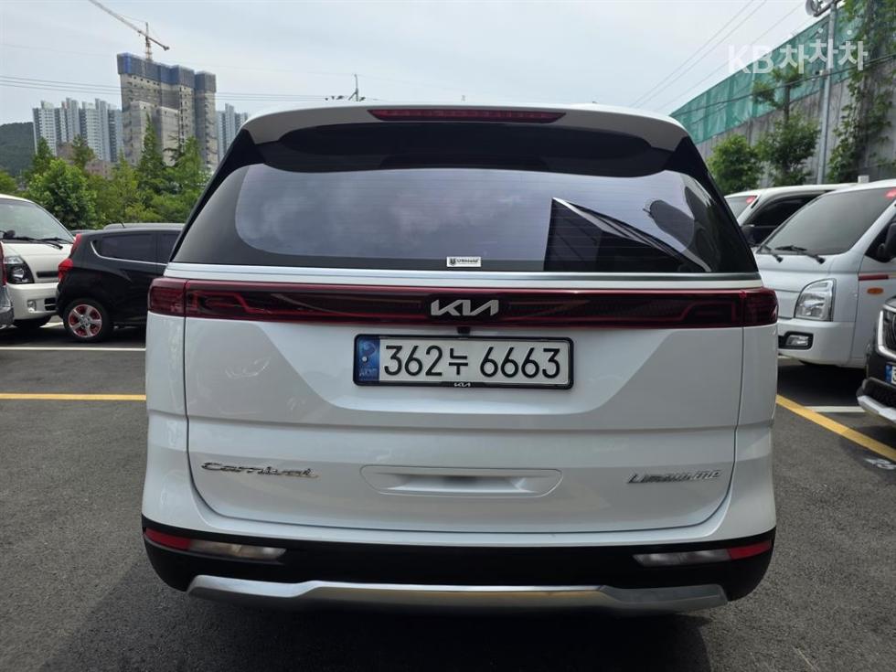 Kia Carnival — miniaturë 6