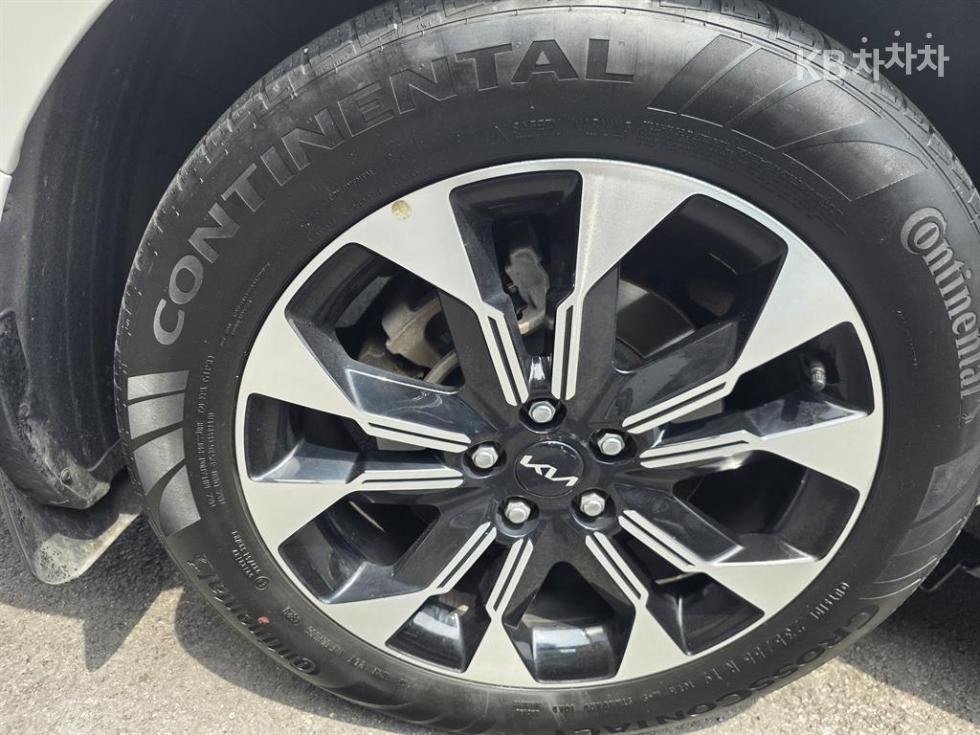 Kia Carnival — miniaturë 9