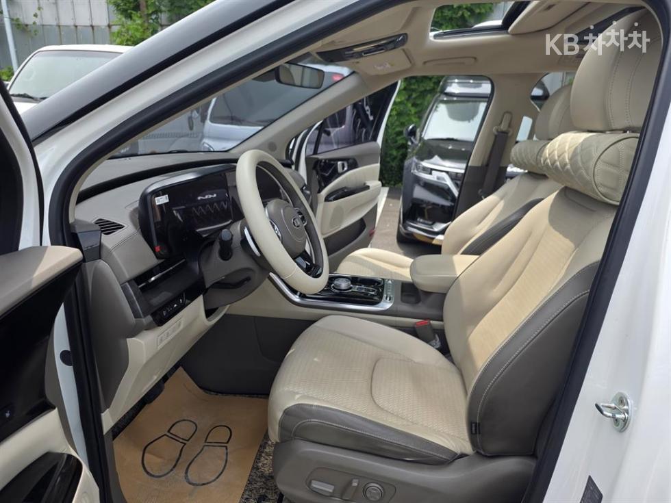 Kia Carnival — miniaturë 10