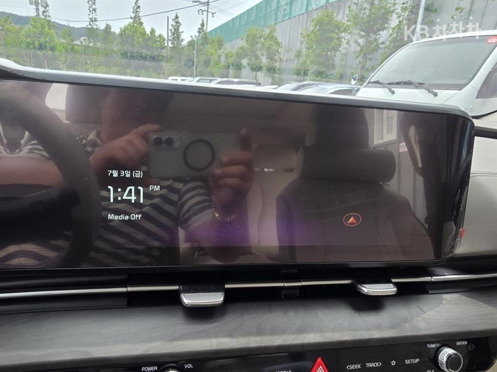 Kia Carnival — miniaturë 16