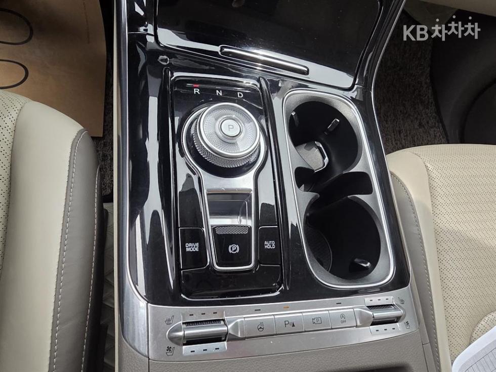 Kia Carnival — miniaturë 19