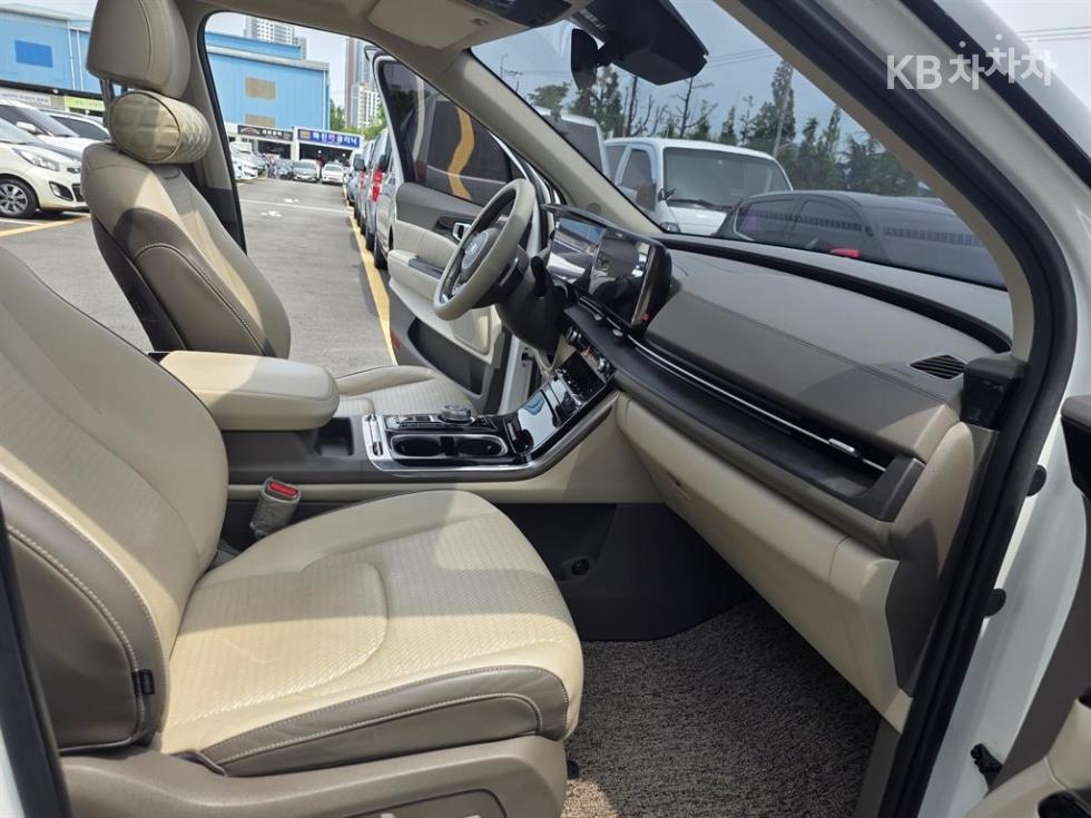 Kia Carnival — miniaturë 20