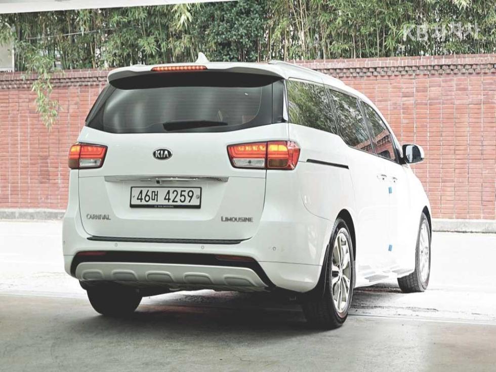 Kia Carnival — miniaturë 3
