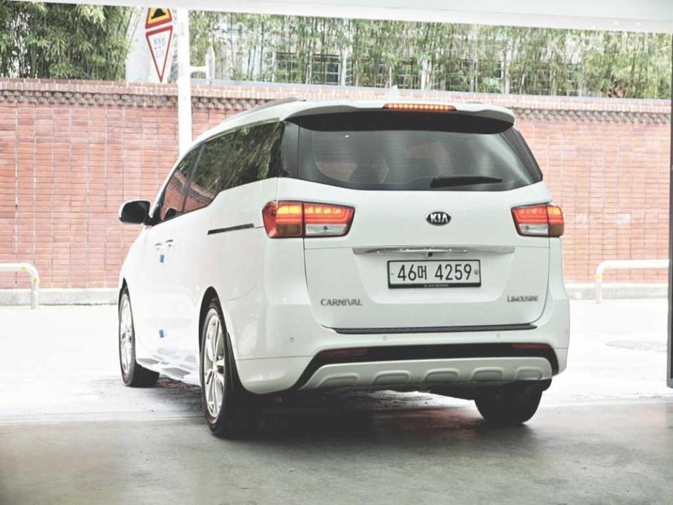 Kia Carnival — miniaturë 4