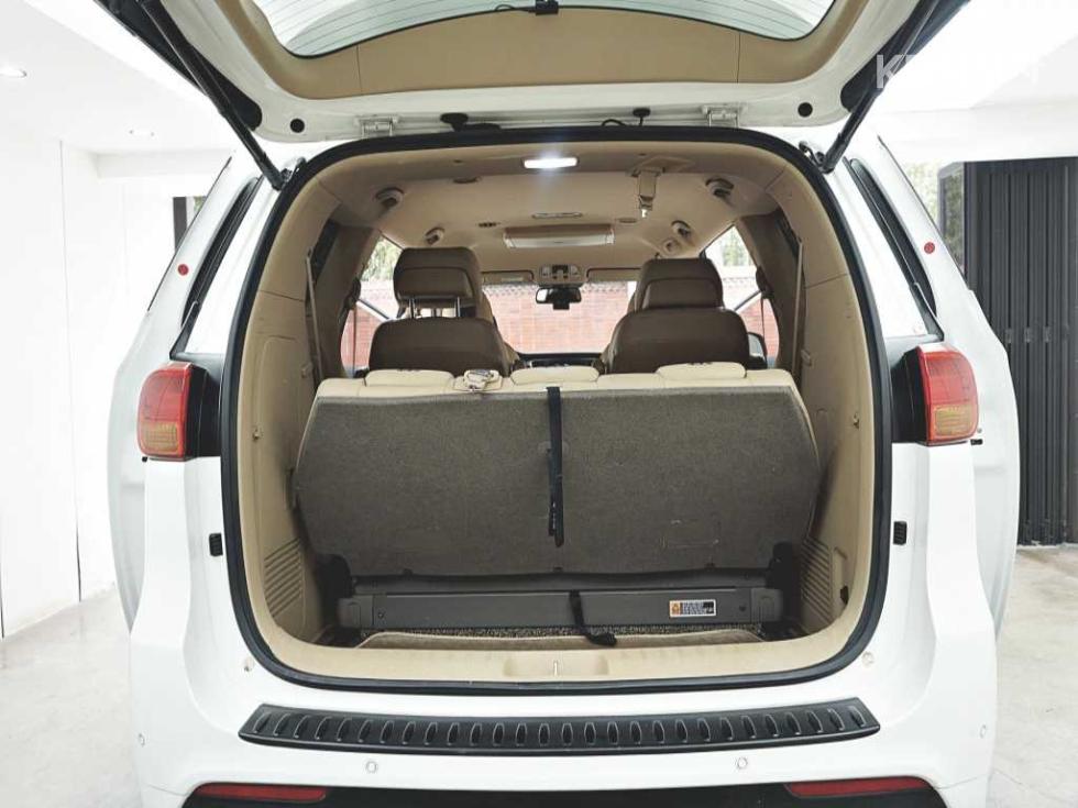 Kia Carnival — miniaturë 5