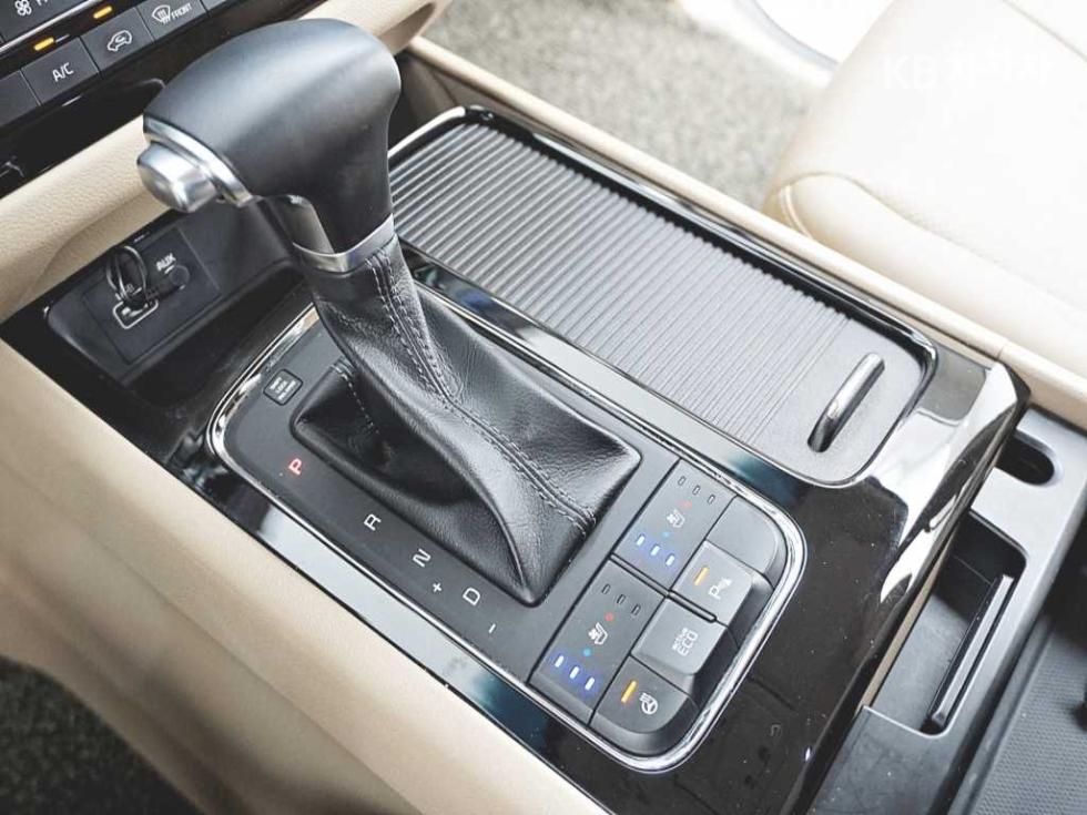 Kia Carnival — miniaturë 16