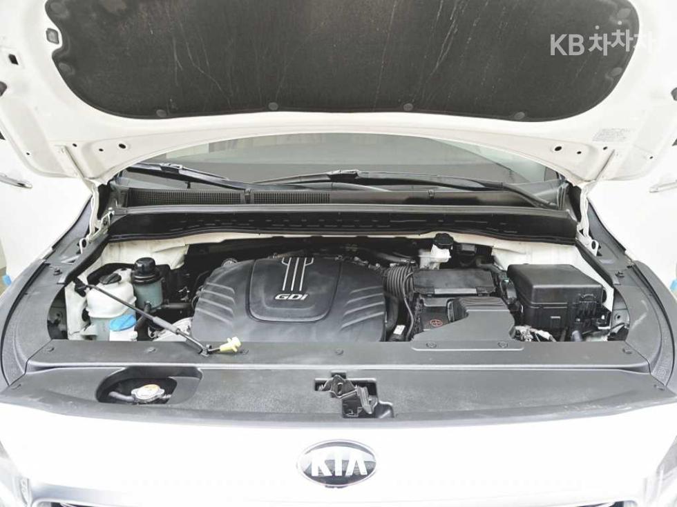 Kia Carnival — miniaturë 20
