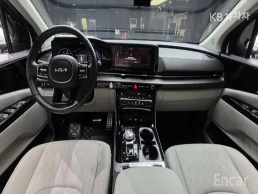 Kia Carnival — miniaturë 3