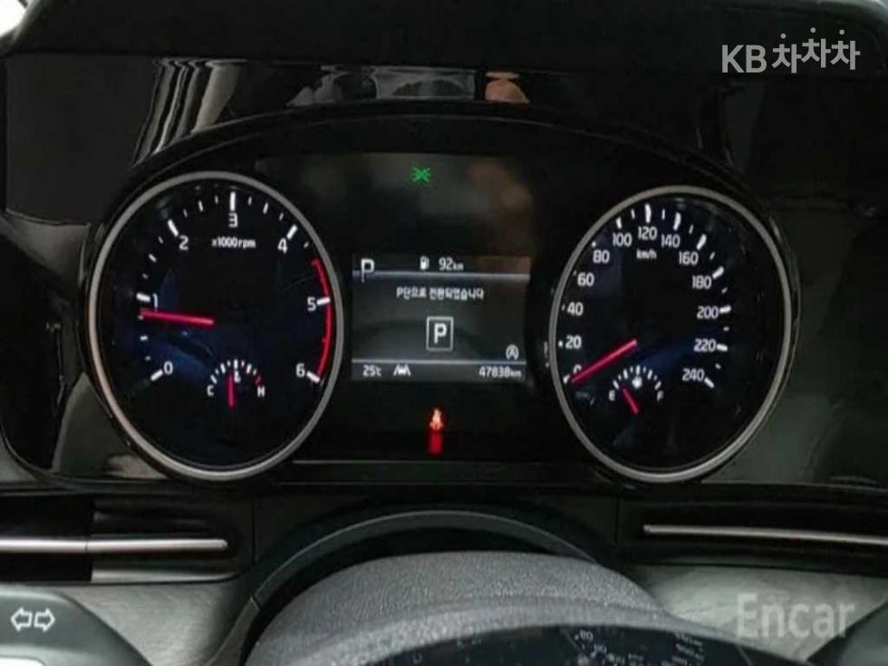 Kia Carnival — miniaturë 4