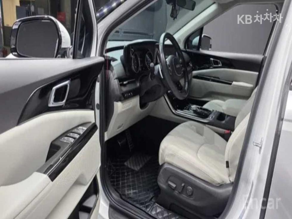 Kia Carnival — miniaturë 6