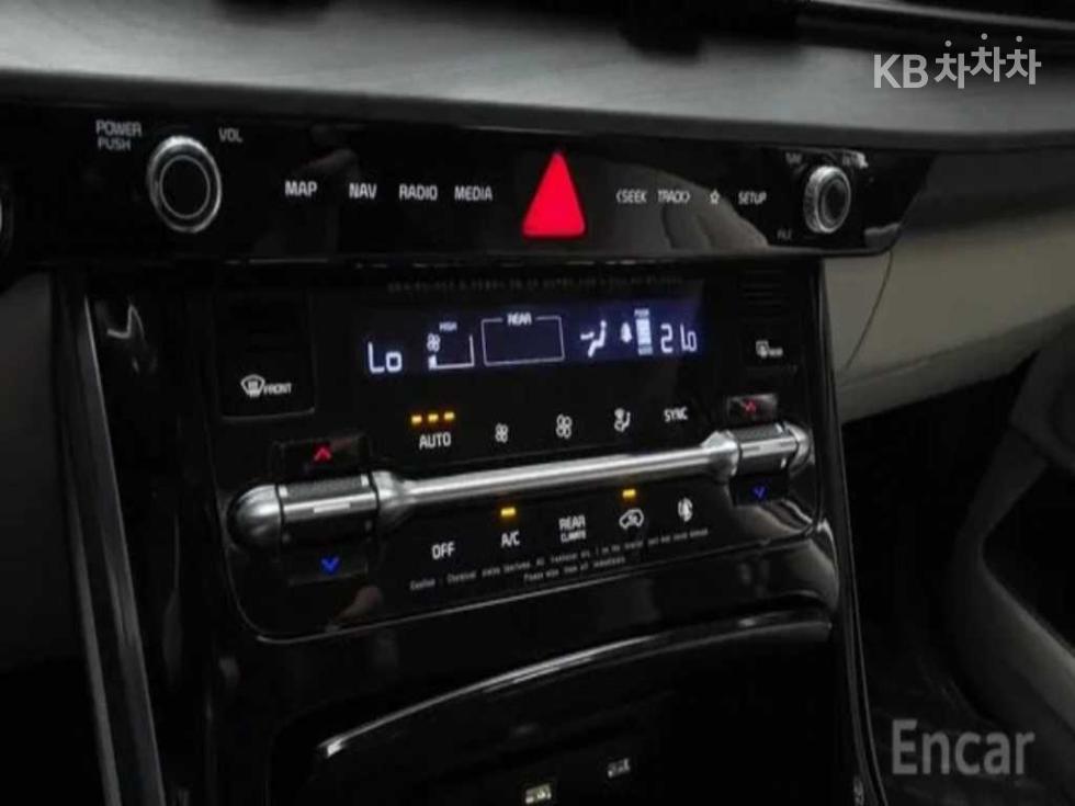 Kia Carnival — miniaturë 12