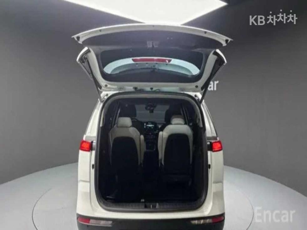 Kia Carnival — miniaturë 14