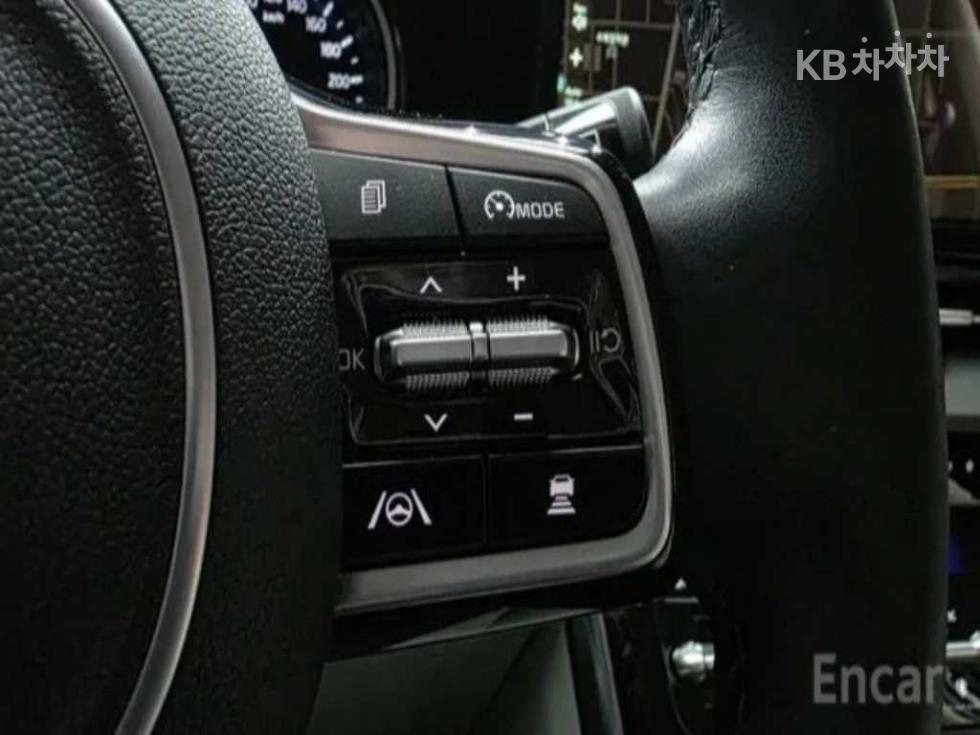 Kia Carnival — miniaturë 16