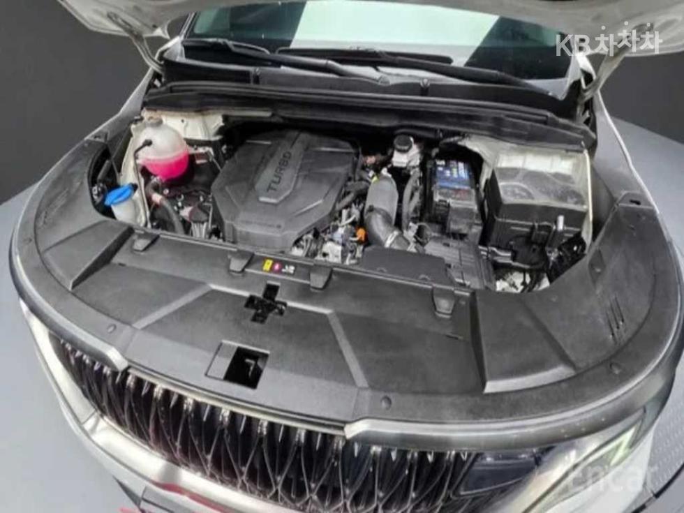 Kia Carnival — miniaturë 20