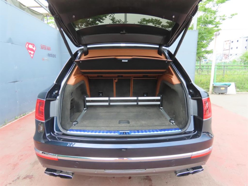 Bentley Bentayga — miniaturë 5