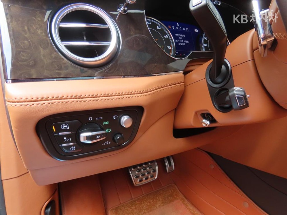 Bentley Bentayga — miniaturë 15
