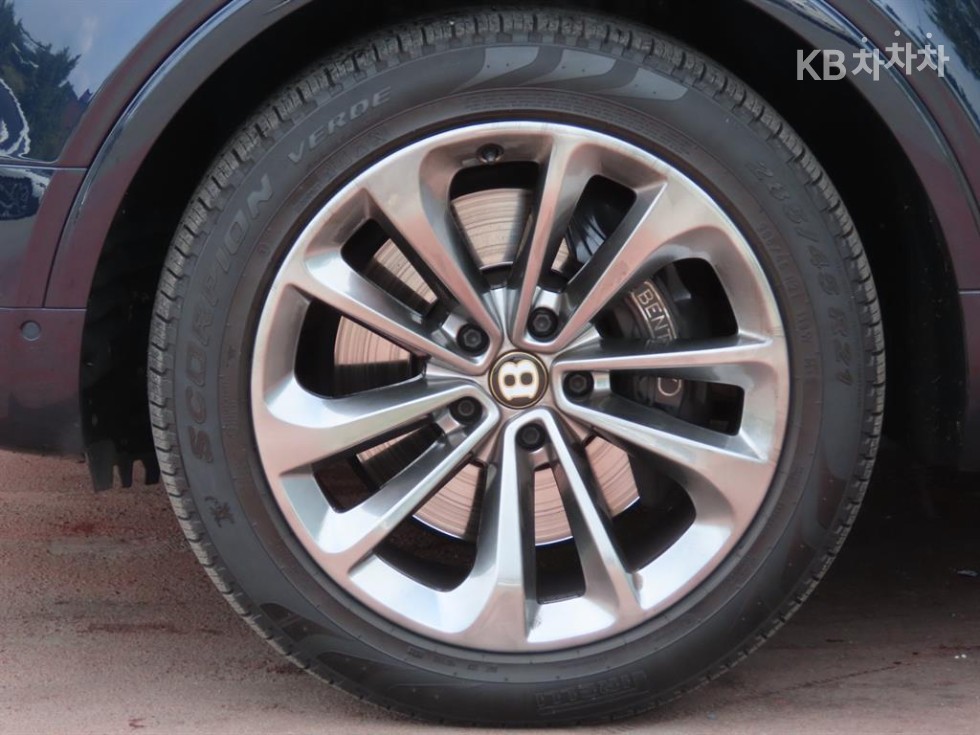 Bentley Bentayga — miniaturë 20