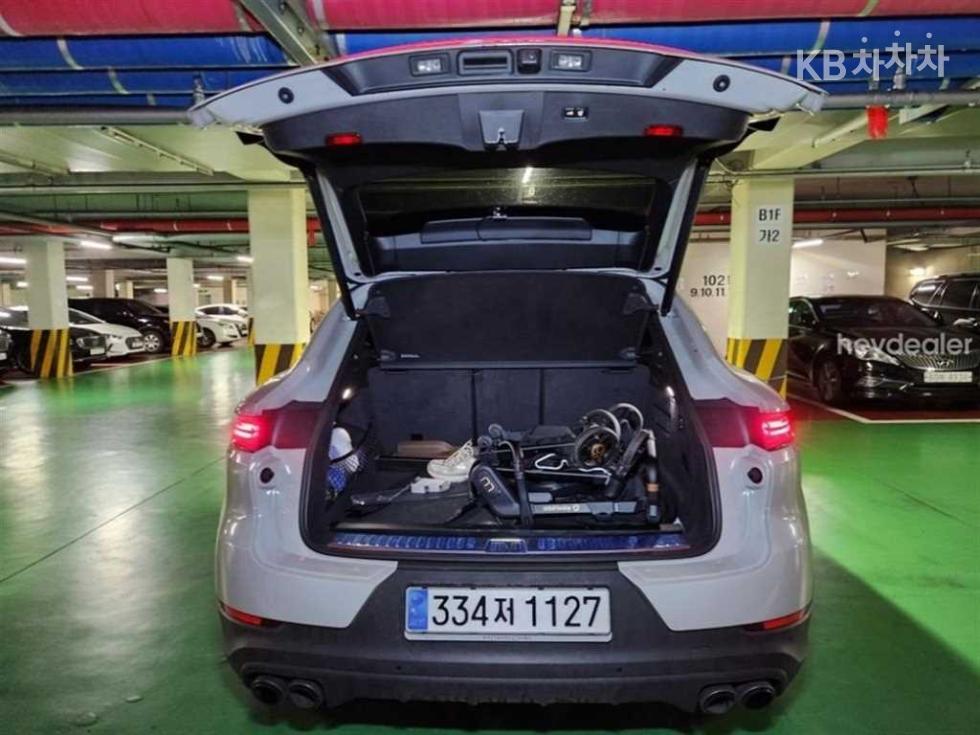 Porsche Cayenne — miniaturë 5