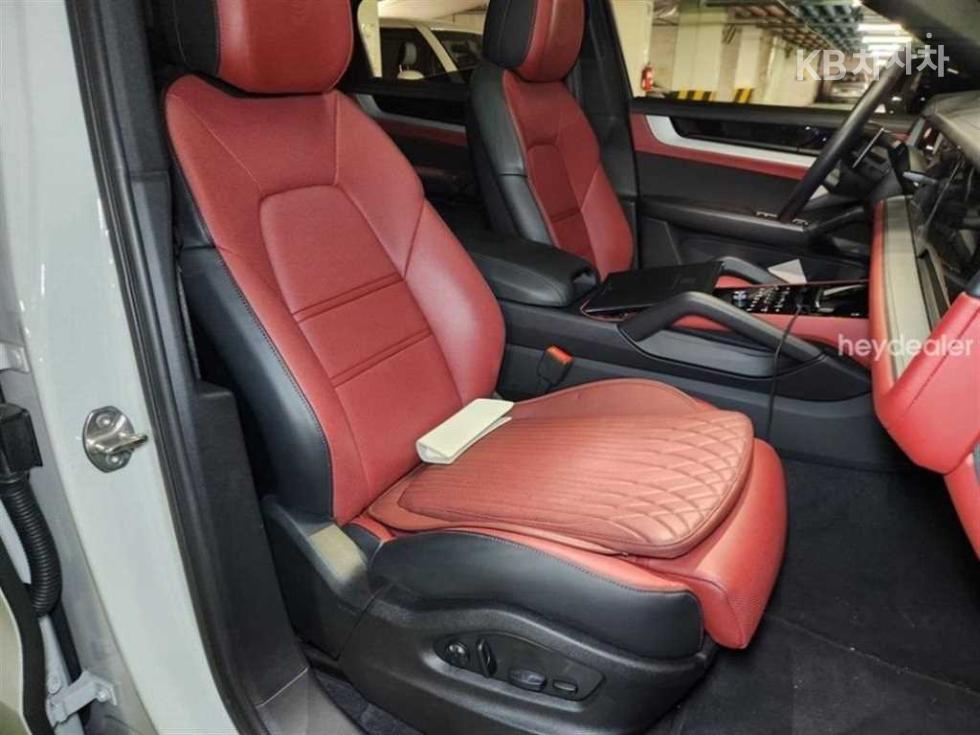 Porsche Cayenne — miniaturë 8
