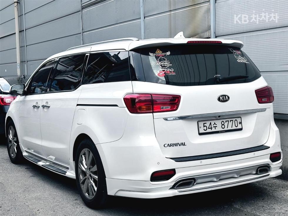Kia Carnival — miniaturë 2