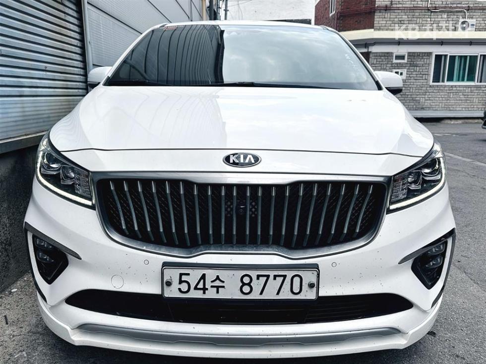 Kia Carnival — miniaturë 4